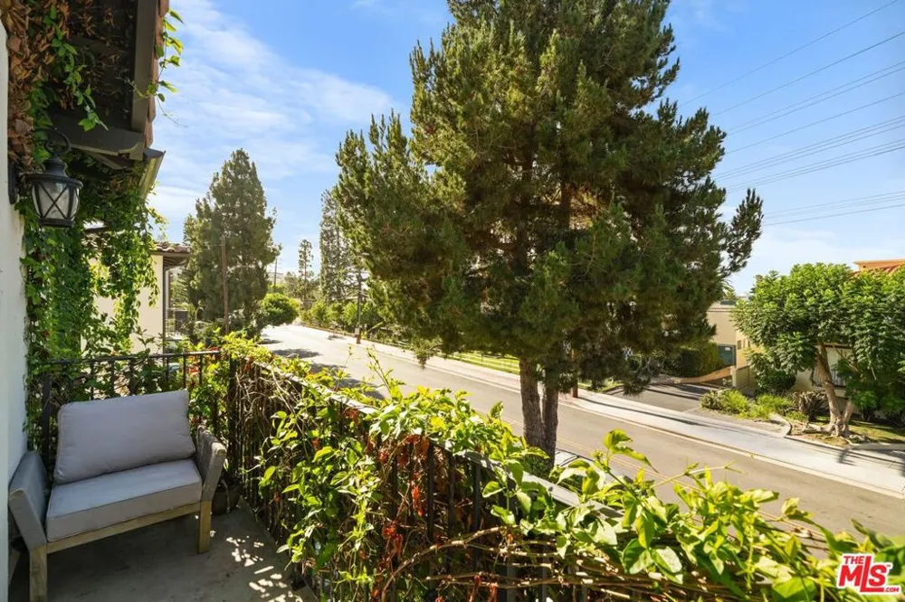 3918 W 242nd Street Torrance, CA 90505