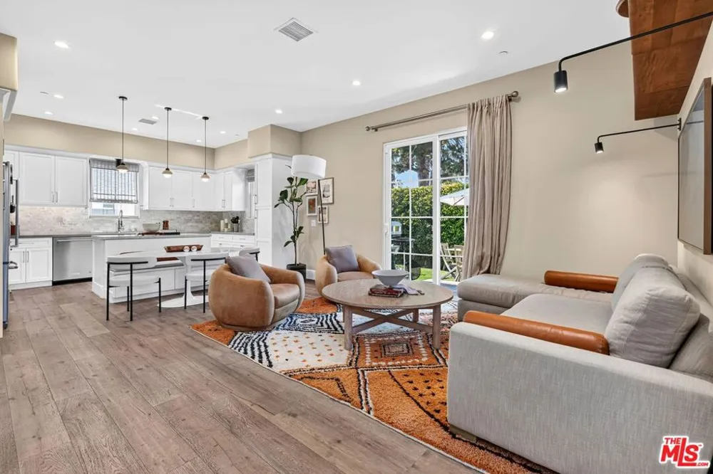 3918 W 242nd Street Torrance, CA 90505