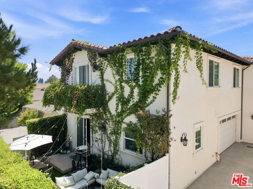 3918 W 242nd Street Torrance, CA 90505