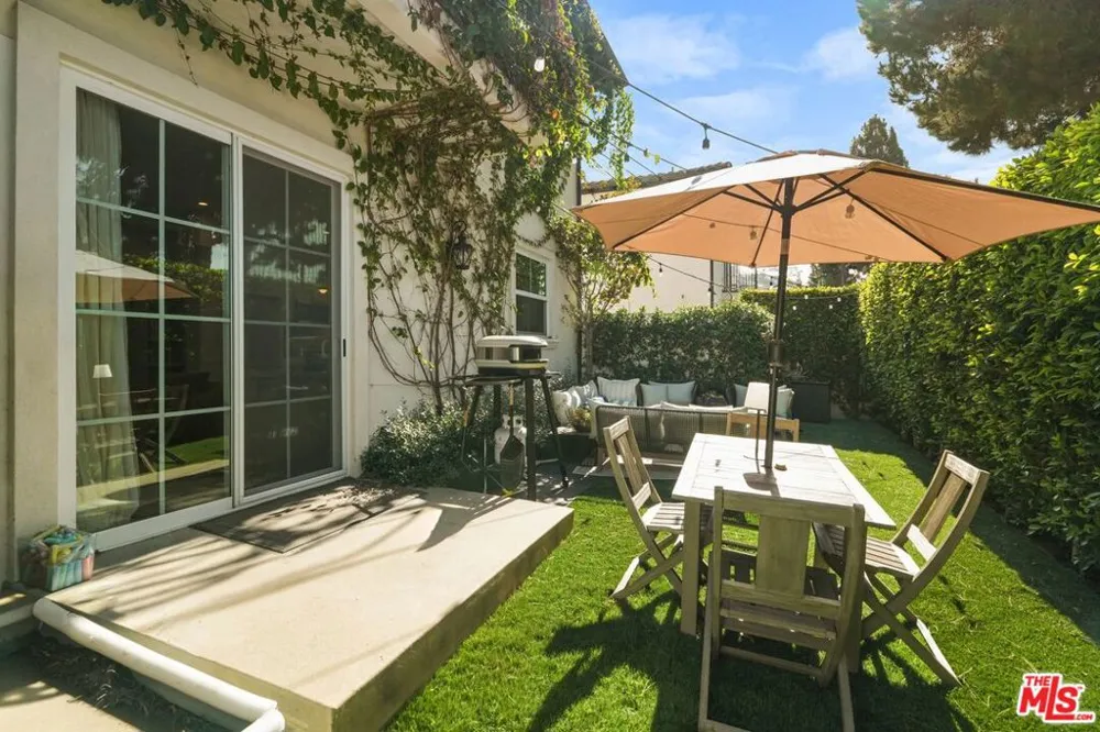 3918 W 242nd Street Torrance, CA 90505