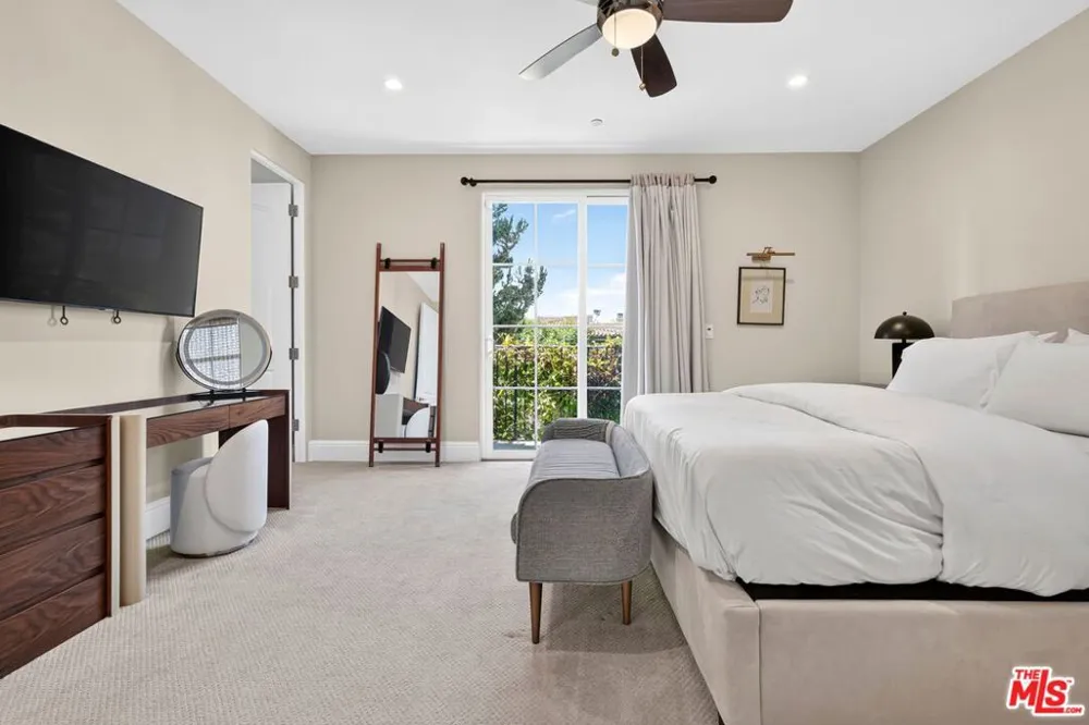 3918 W 242nd Street Torrance, CA 90505
