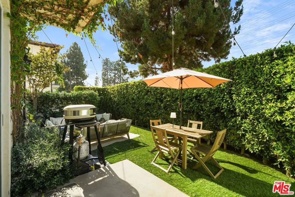 3918 W 242nd Street Torrance, CA 90505