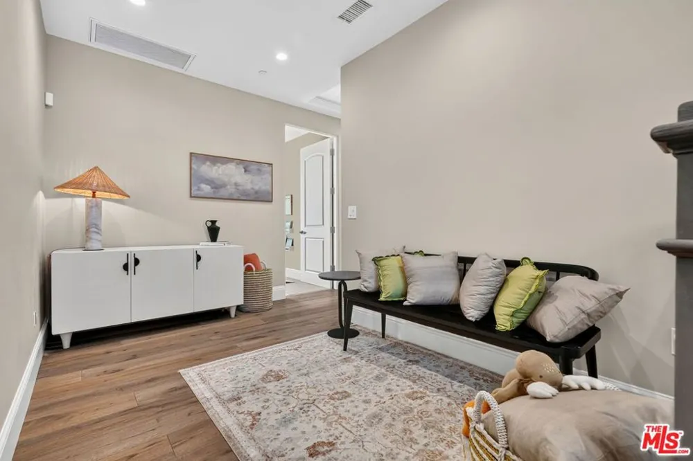 3918 W 242nd Street Torrance, CA 90505