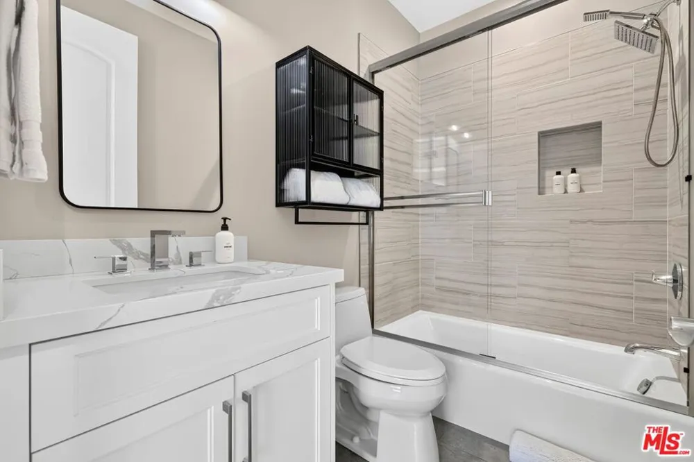 3918 W 242nd Street Torrance, CA 90505