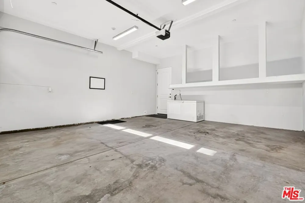3918 W 242nd Street Torrance, CA 90505
