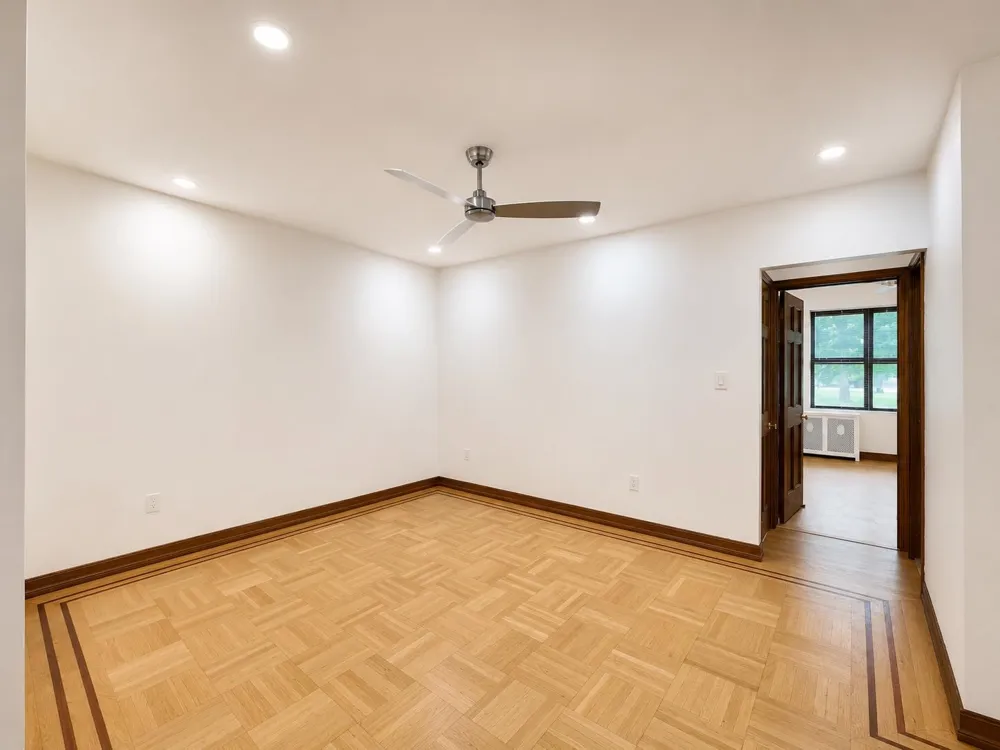 105 WEST 39TH ST Bayonne, NJ 07002