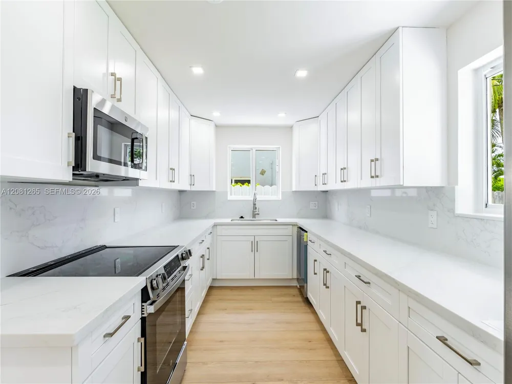 254 SW 4th St Dania Beach, FL 33004