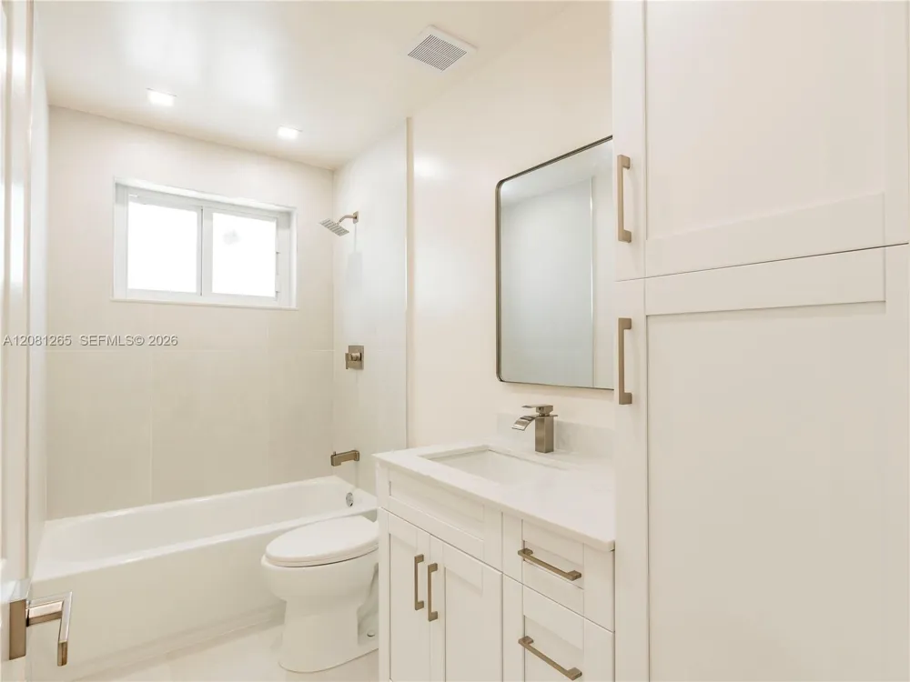 254 SW 4th St Dania Beach, FL 33004