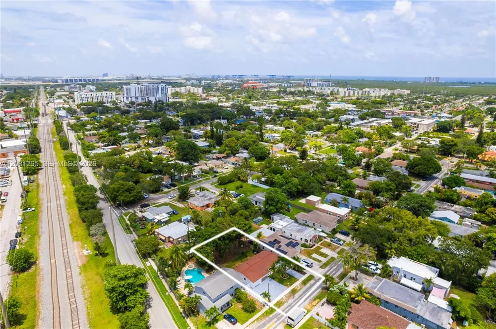 254 SW 4th St Dania Beach, FL 33004