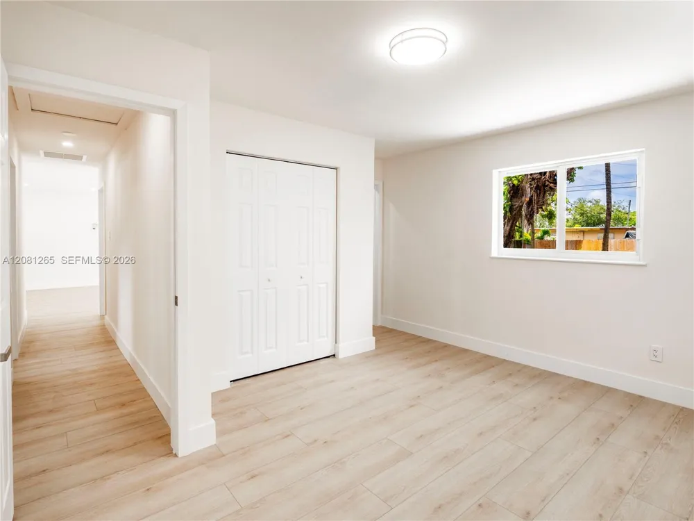 254 SW 4th St Dania Beach, FL 33004