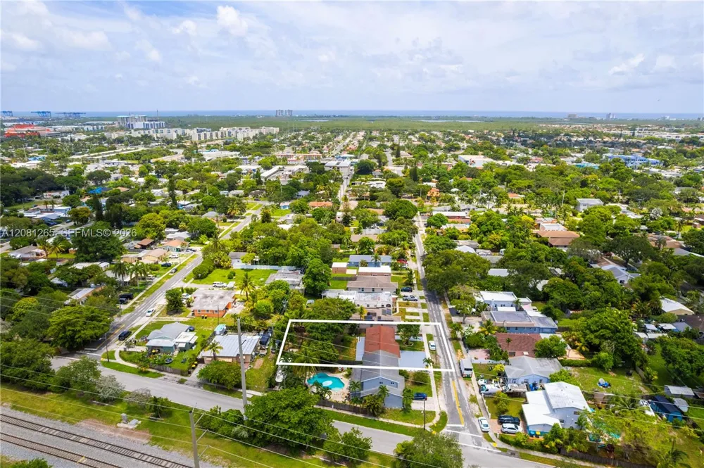 254 SW 4th St Dania Beach, FL 33004