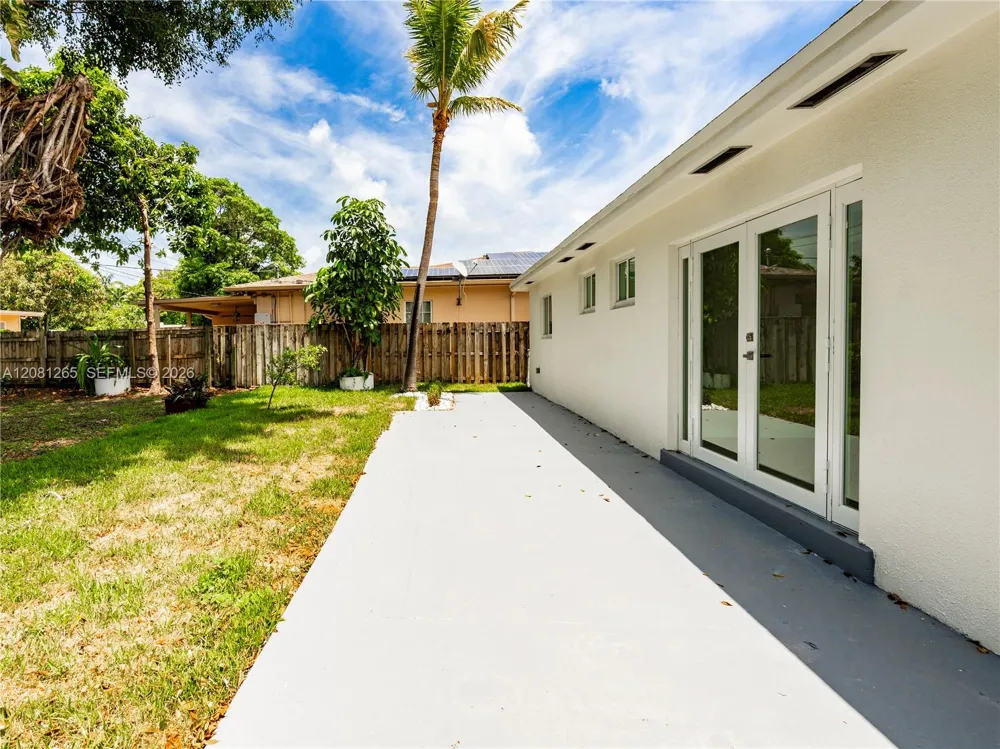 254 SW 4th St Dania Beach, FL 33004