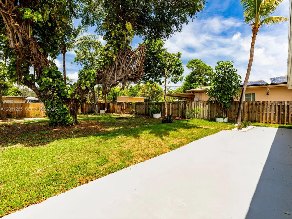254 SW 4th St Dania Beach, FL 33004