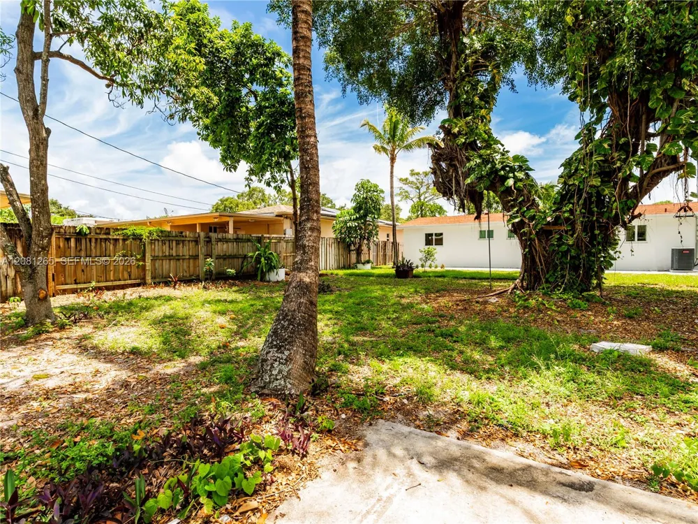254 SW 4th St Dania Beach, FL 33004