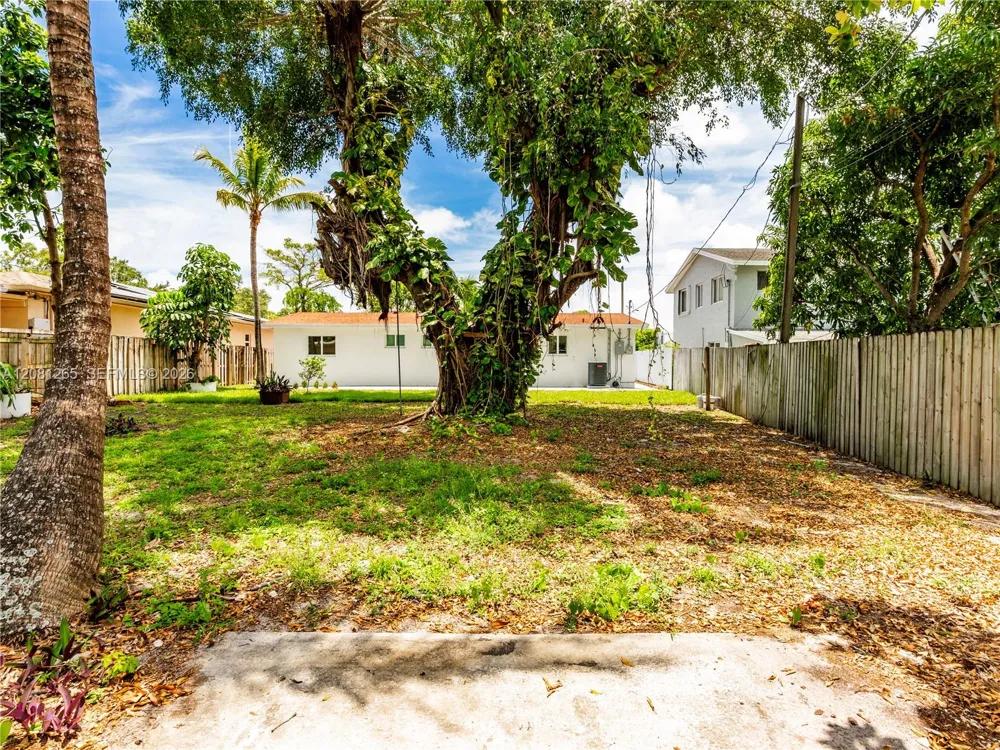 254 SW 4th St Dania Beach, FL 33004
