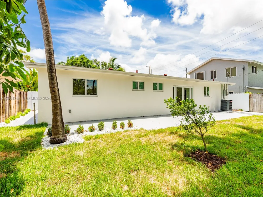 254 SW 4th St Dania Beach, FL 33004