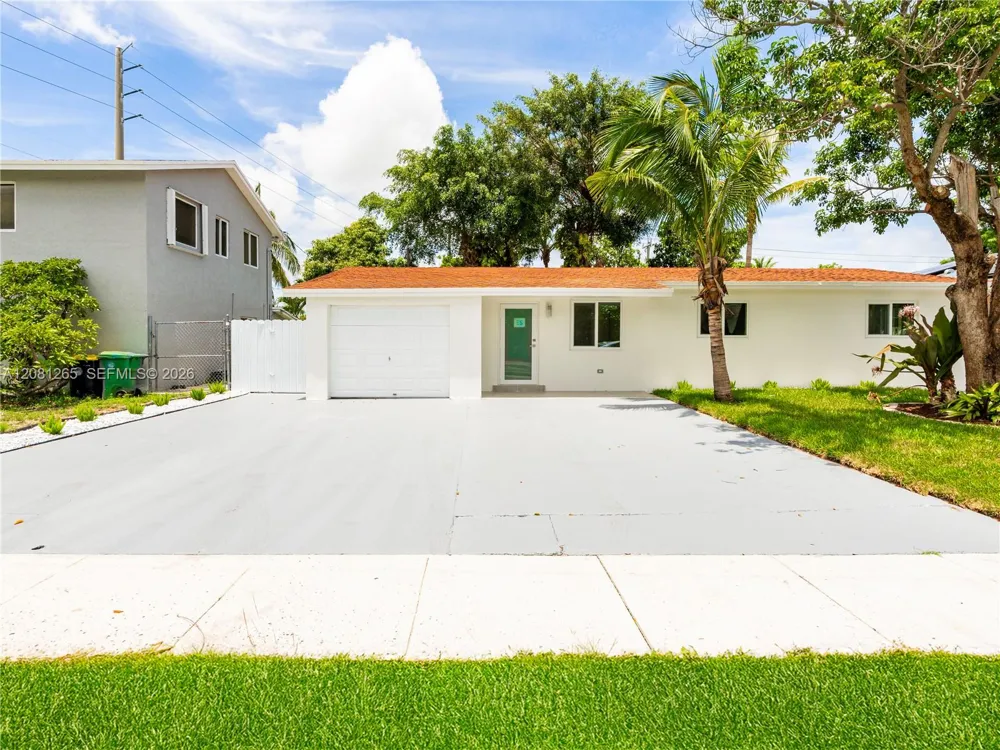 254 SW 4th St Dania Beach, FL 33004