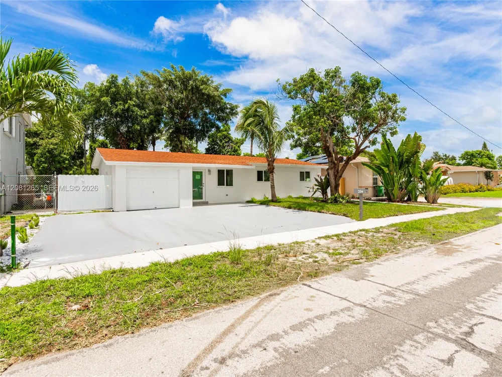 254 SW 4th St Dania Beach, FL 33004