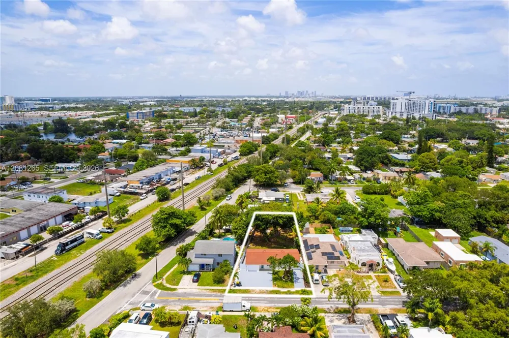 254 SW 4th St Dania Beach, FL 33004