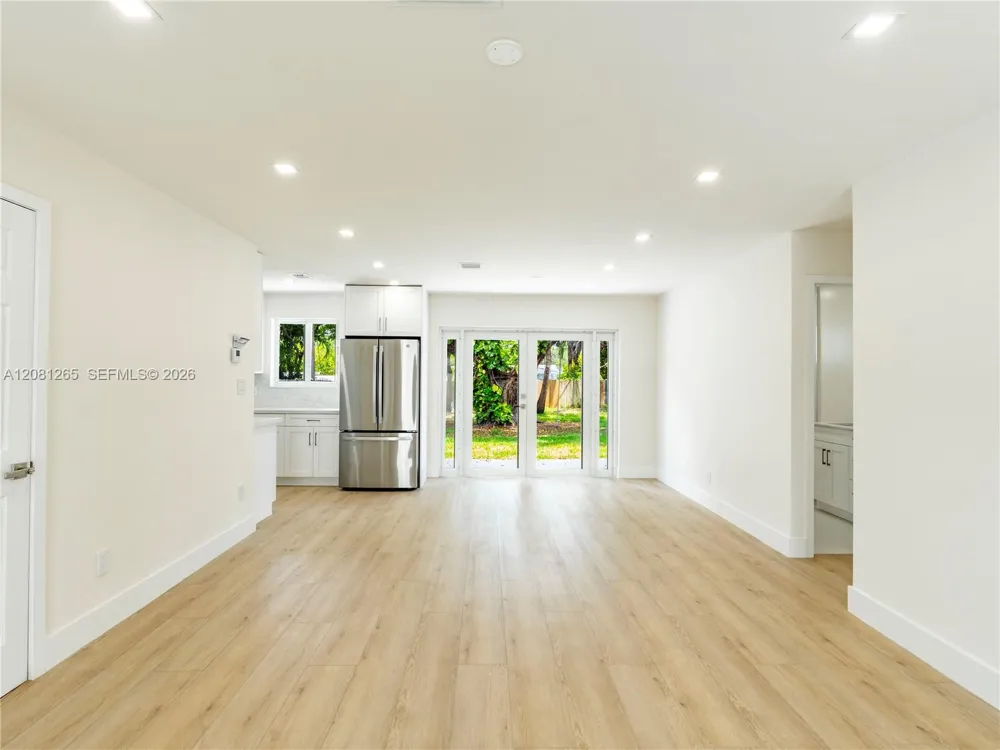254 SW 4th St Dania Beach, FL 33004