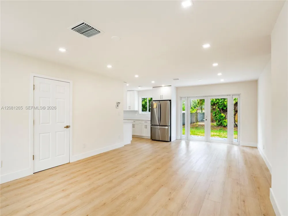 254 SW 4th St Dania Beach, FL 33004