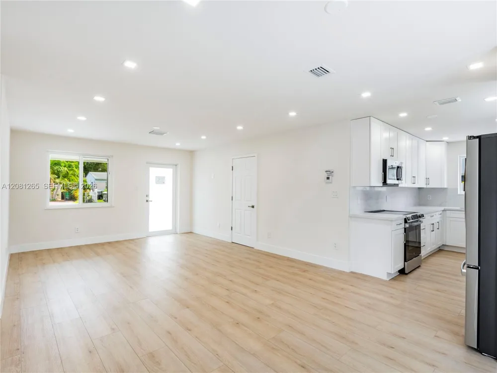 254 SW 4th St Dania Beach, FL 33004