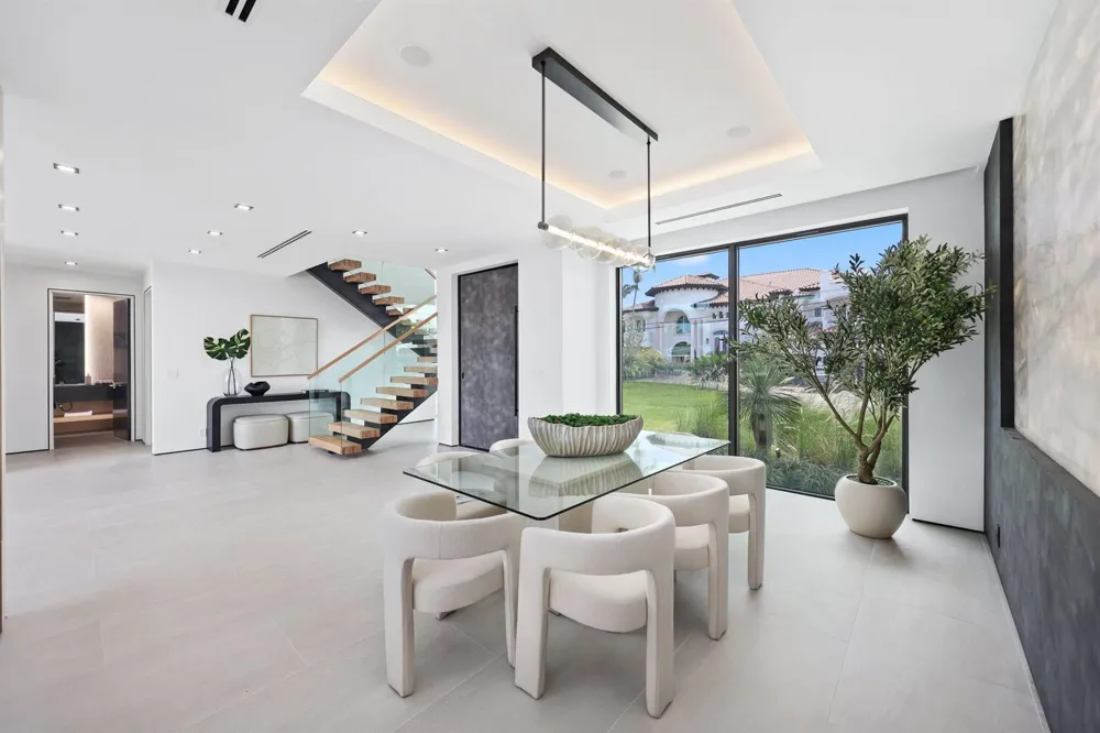 2825 NE 27TH STREET Fort Lauderdale, FL 33306