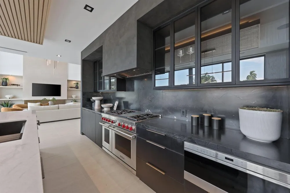 2825 NE 27TH STREET Fort Lauderdale, FL 33306