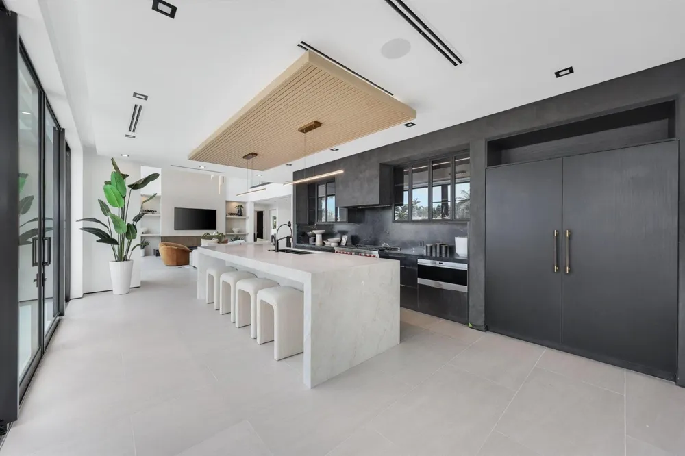 2825 NE 27TH STREET Fort Lauderdale, FL 33306