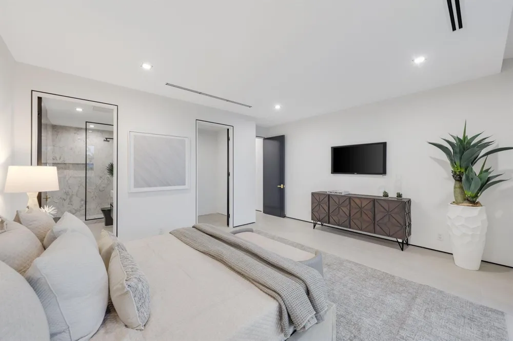 2825 NE 27TH STREET Fort Lauderdale, FL 33306