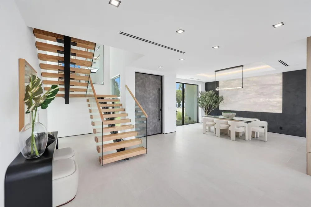 2825 NE 27TH STREET Fort Lauderdale, FL 33306