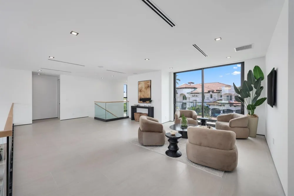 2825 NE 27TH STREET Fort Lauderdale, FL 33306