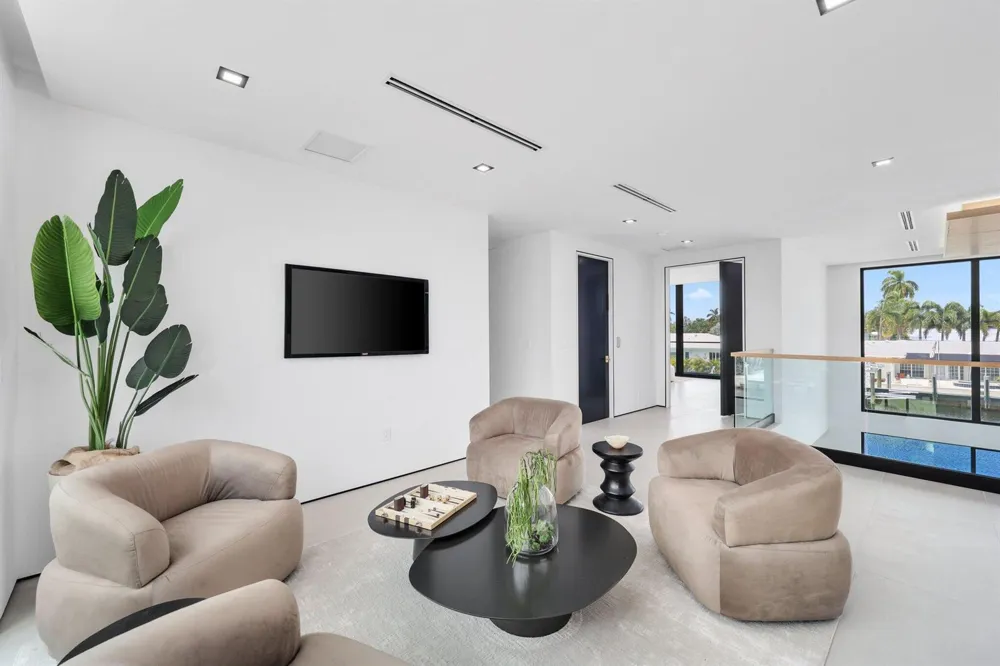 2825 NE 27TH STREET Fort Lauderdale, FL 33306