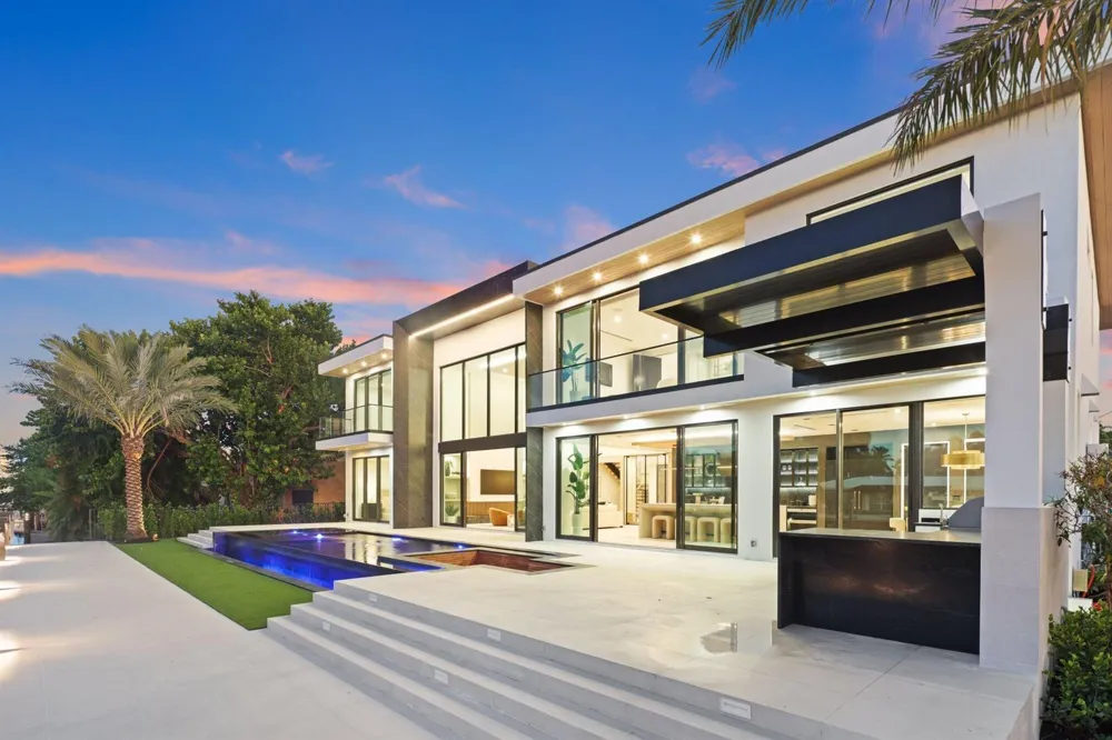 2825 NE 27TH STREET Fort Lauderdale, FL 33306