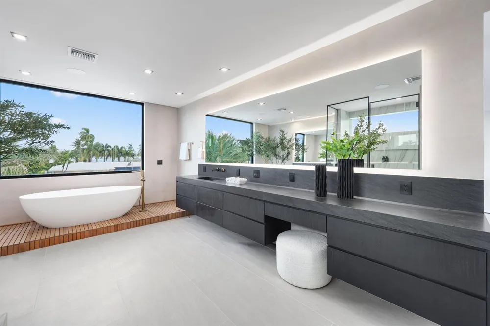 2825 NE 27TH STREET Fort Lauderdale, FL 33306