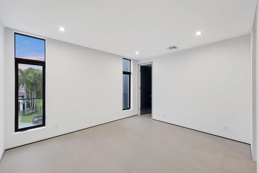 2825 NE 27TH STREET Fort Lauderdale, FL 33306