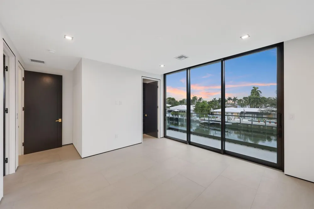 2825 NE 27TH STREET Fort Lauderdale, FL 33306