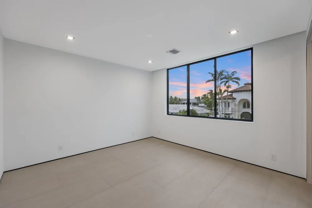 2825 NE 27TH STREET Fort Lauderdale, FL 33306