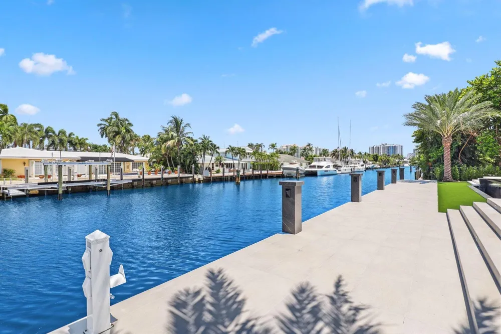 2825 NE 27TH STREET Fort Lauderdale, FL 33306