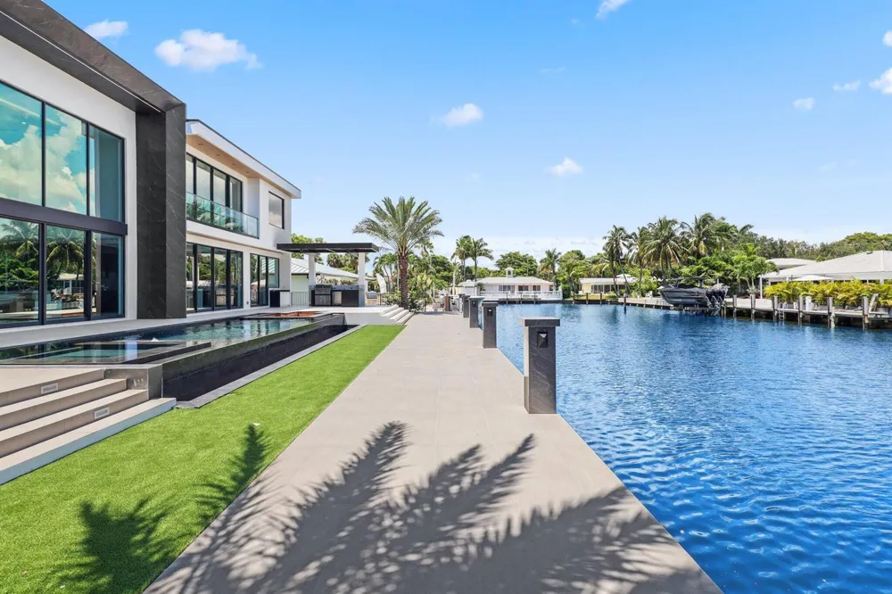 2825 NE 27TH STREET Fort Lauderdale, FL 33306