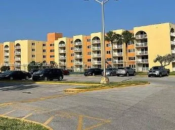 6970 NW 186th St #3-505 Hialeah, FL 33015