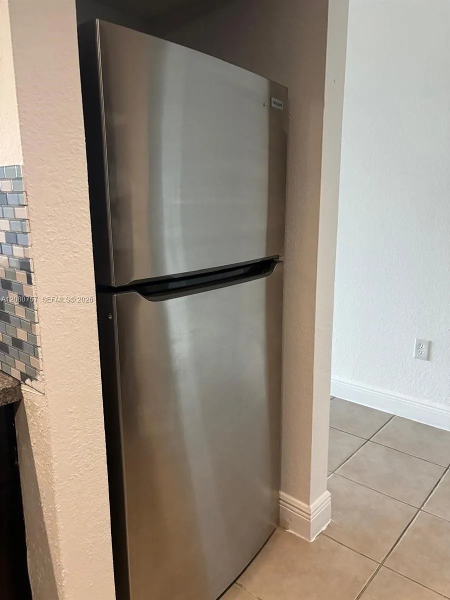 6970 NW 186th St #3-505 Hialeah, FL 33015