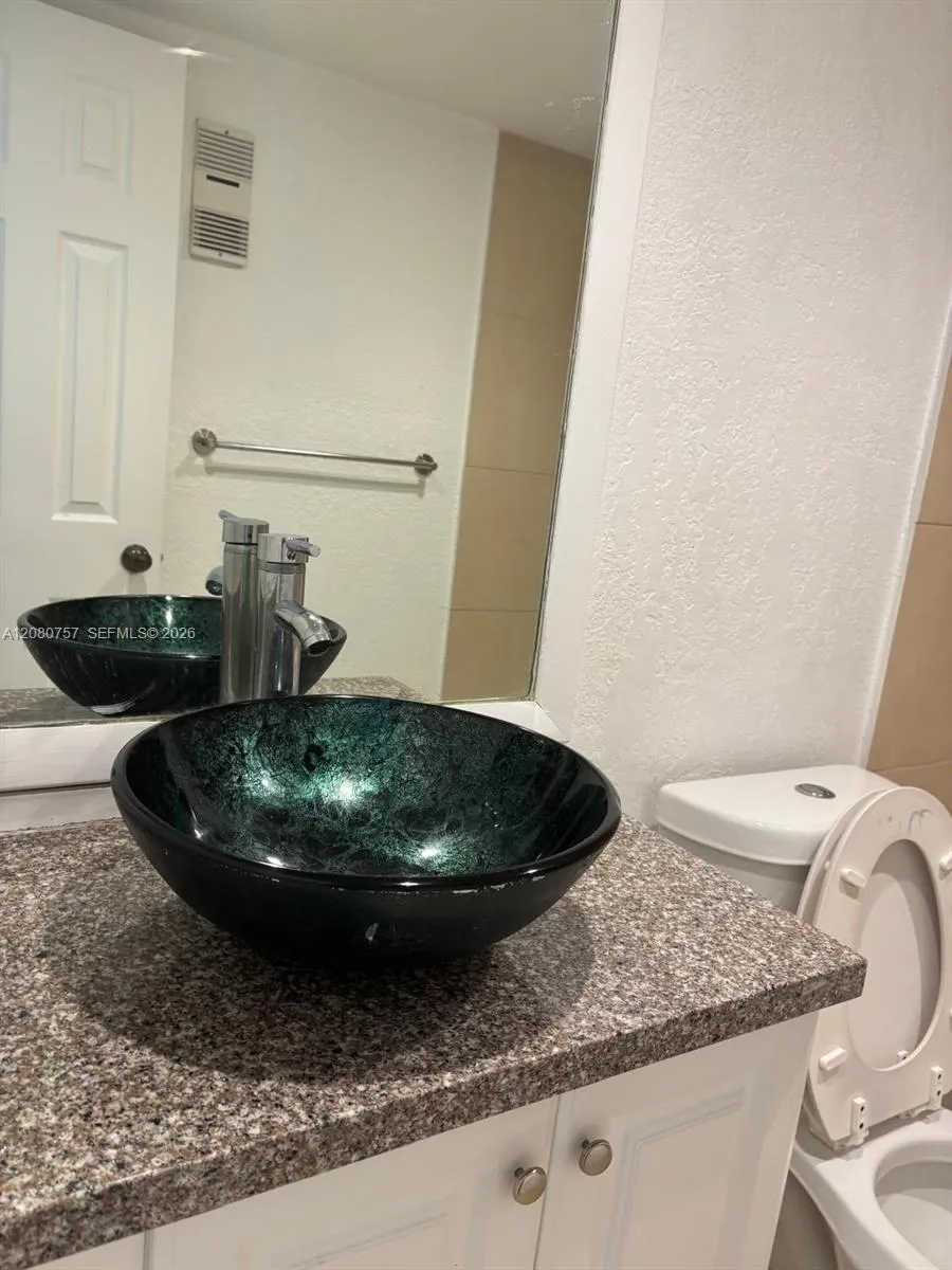 6970 NW 186th St #3-505 Hialeah, FL 33015
