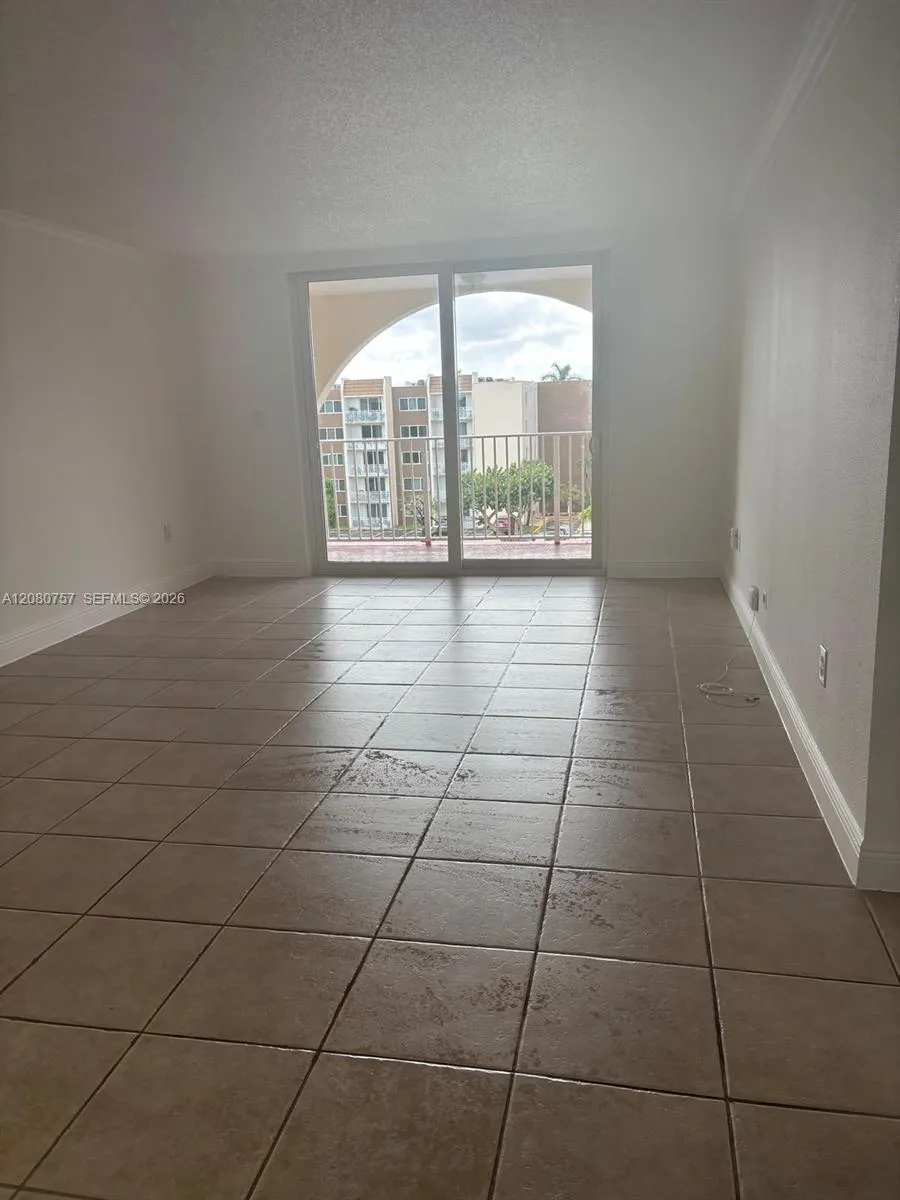 6970 NW 186th St #3-505 Hialeah, FL 33015
