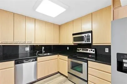 2500 Parkview Dr #1216 Hallandale Beach, FL 33009