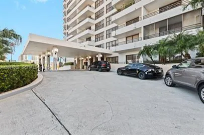 2500 Parkview Dr #1216 Hallandale Beach, FL 33009