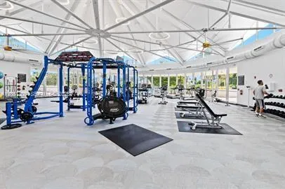 2500 Parkview Dr #1216 Hallandale Beach, FL 33009