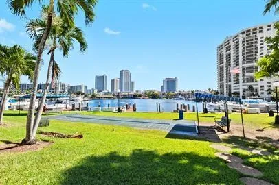 2500 Parkview Dr #1216 Hallandale Beach, FL 33009