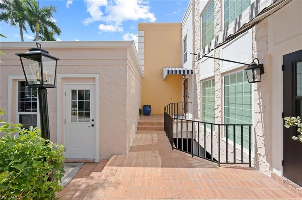4000 GULF SHORE BOULEVARD #1500 Naples, FL 34103