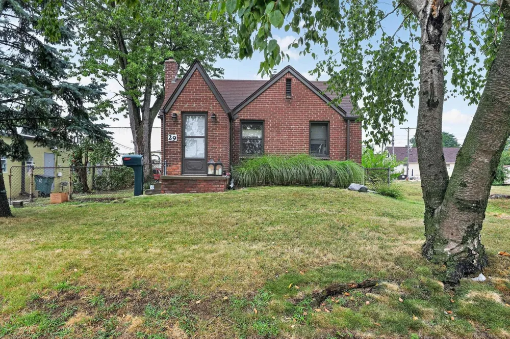 29 Florence Street Clawson City, MI 48017